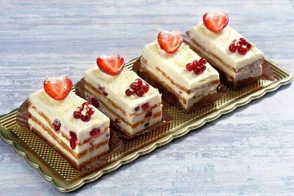 Творожный торт и пирожные