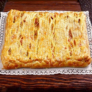 Пирог "С курицей и моцареллой" 1,3 кг