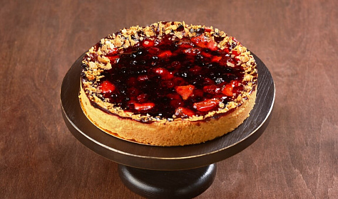 Приготовление пирога с ягодами